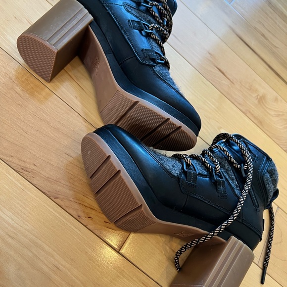 ✨Sorel Brex Heeled Booties size 6.5 ✨ Black n’ Tan - Picture 5 of 7